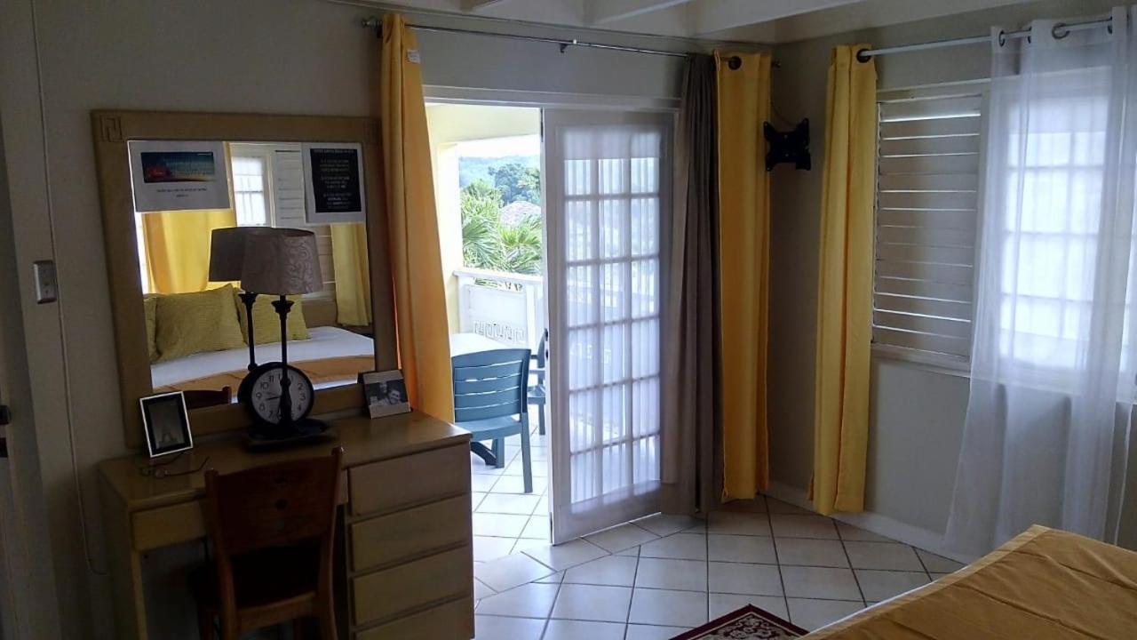 River Side Apt 9 @ Mystic Ridge. Ocho Rios Exterior photo