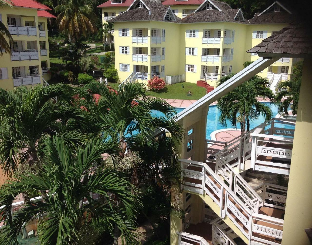 River Side Apt 9 @ Mystic Ridge. Ocho Rios Exterior photo
