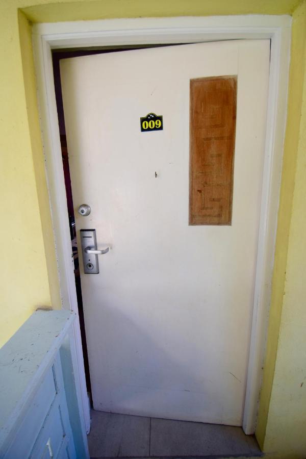 River Side Apt 9 @ Mystic Ridge. Ocho Rios Exterior photo