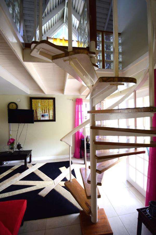 River Side Apt 9 @ Mystic Ridge. Ocho Rios Exterior photo